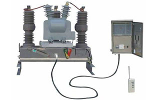 戶高壓交流真空斷路器為什么采用的是交流的？那需要從我國(guó)的電力系統(tǒng)說起，其實(shí)我們電力也有用直流電的地區(qū)。比如說三陜水電站。